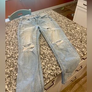 (SOLD) American Eagle Mom Straight Jean - size 6.